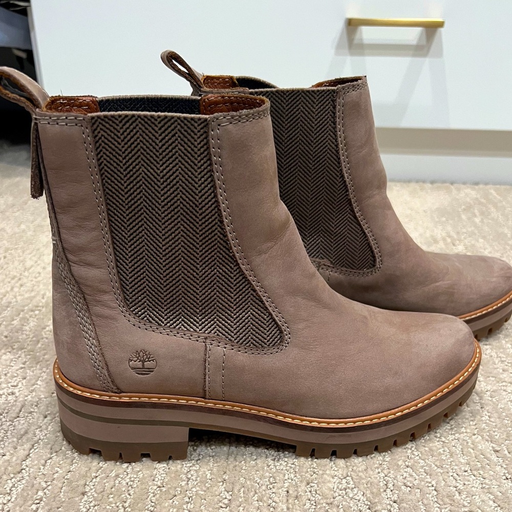 Timberland Courmayeur Valley Chelsea Boot 8.5